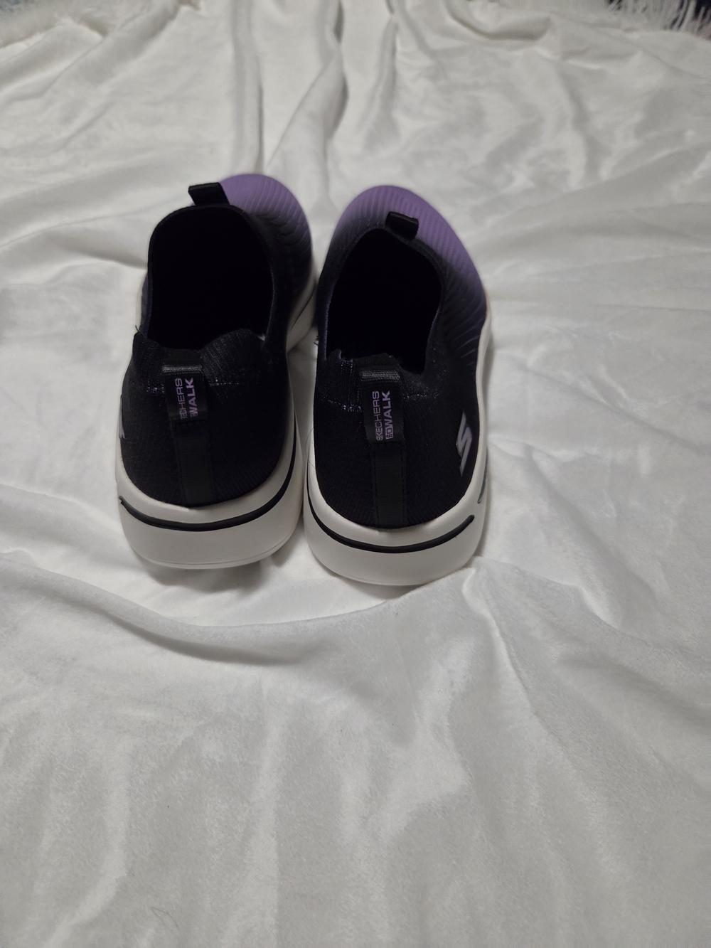 Skechers Womens GOwalk Slip-On Knit Sneakers in Black to Purple Ombre - Picture 2 of 3